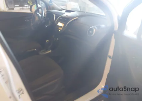 2016 Chevrolet Trax 1Ls z USA, uszkodzony, nr VIN KL7CJKSB3GBC51579